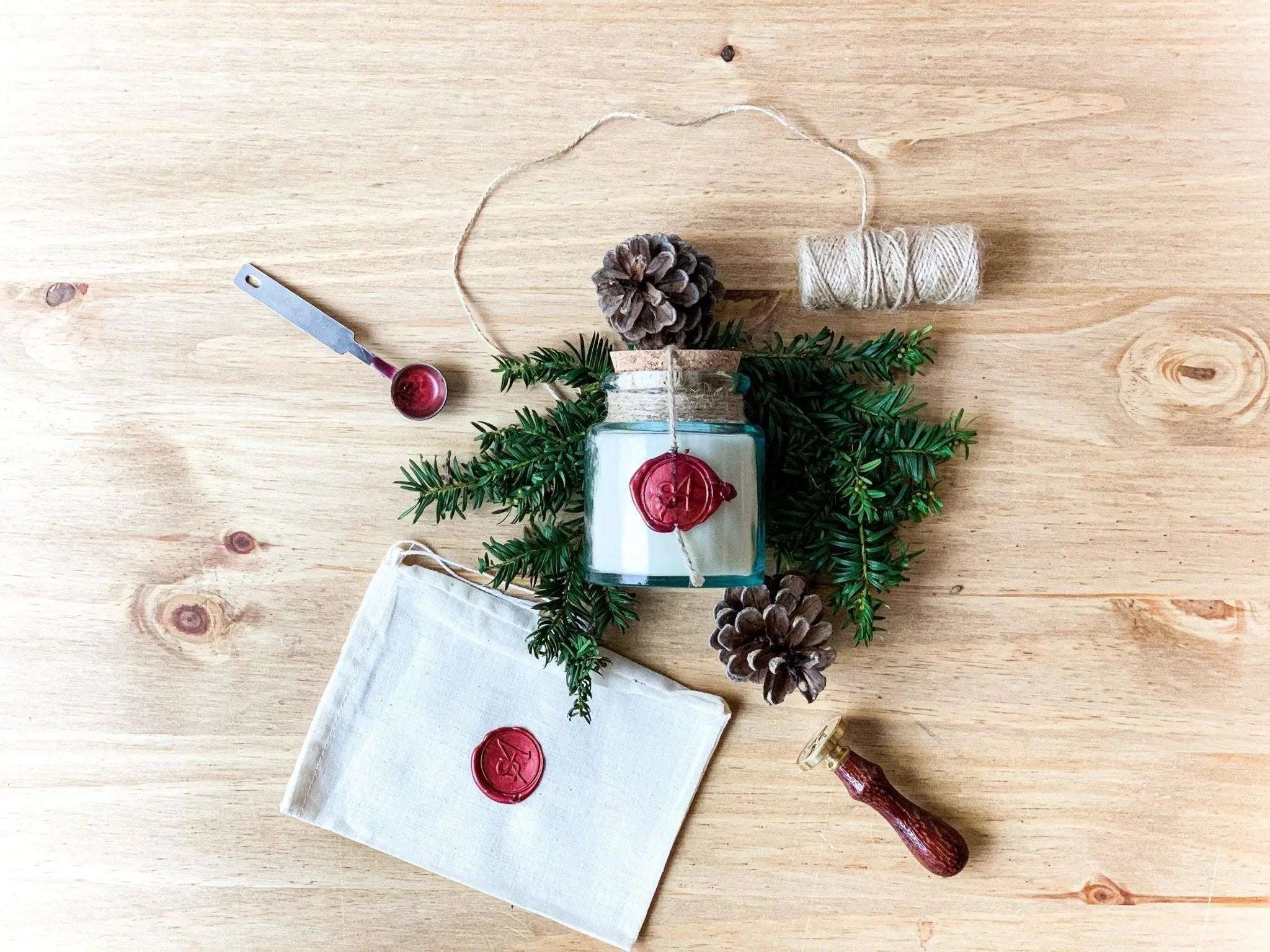 Bougie naturelle, artisanale et vegan à la cire de soja, lavande et minéraux de la mer Morte, vegan.