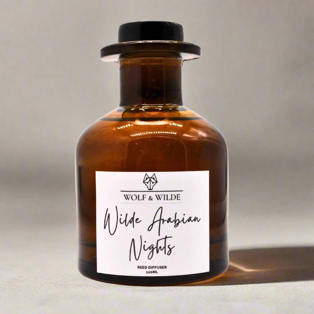 Diffuseur de parfum artisanal épices orientales 120ml avec flacon en verre ambré.