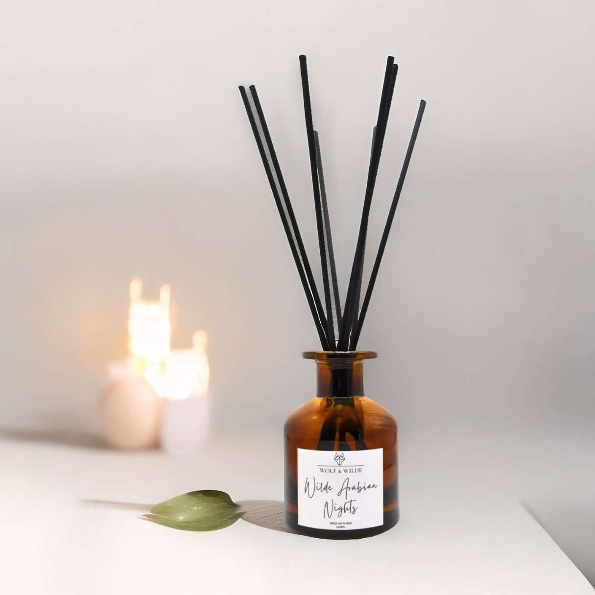 Diffuseur de parfum artisanal avec roseaux Wilde Arabian Nights avec épices orientales.