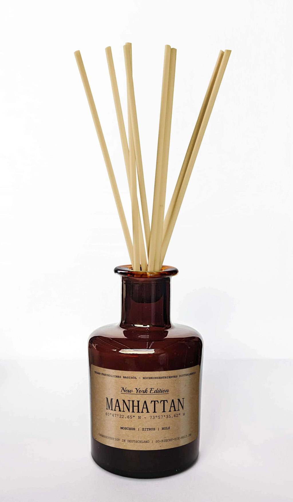 Diffuseur de parfum avec roseaux, naturel et vegan, musc, agrumes et bois.