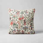Housse de coussin en tapisserie Alice au pays des merveilles d'après Charles Voysey.