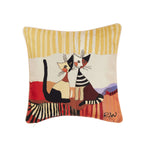 Housse de coussin en tapisserie illustrée avec motifs de chats de l'artiste autrichienne Rosina Wachtmeister.