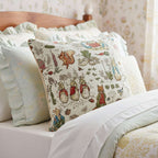 Housse de coussin en tapisserie Pierre Lapin de Beatrix Potter.