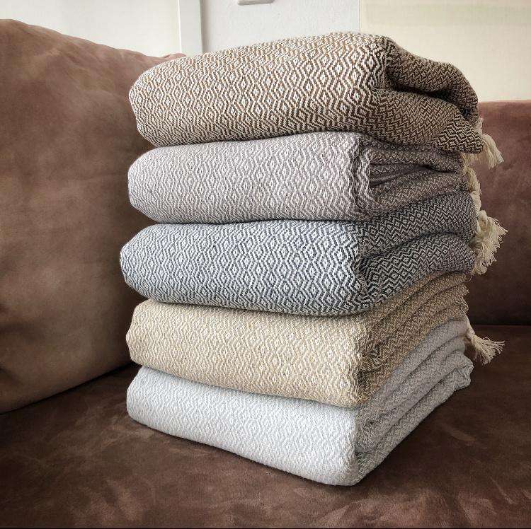 Plaid artisanal 100% coton motif cristal.