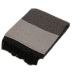 Plaid ou couverture artisanale noir et blanc 100% coton.