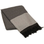 Plaid ou couverture artisanale 100% coton noir et blanc.