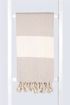 Serviette turque artisanale en coton, Peshtemal motif diamant beige.