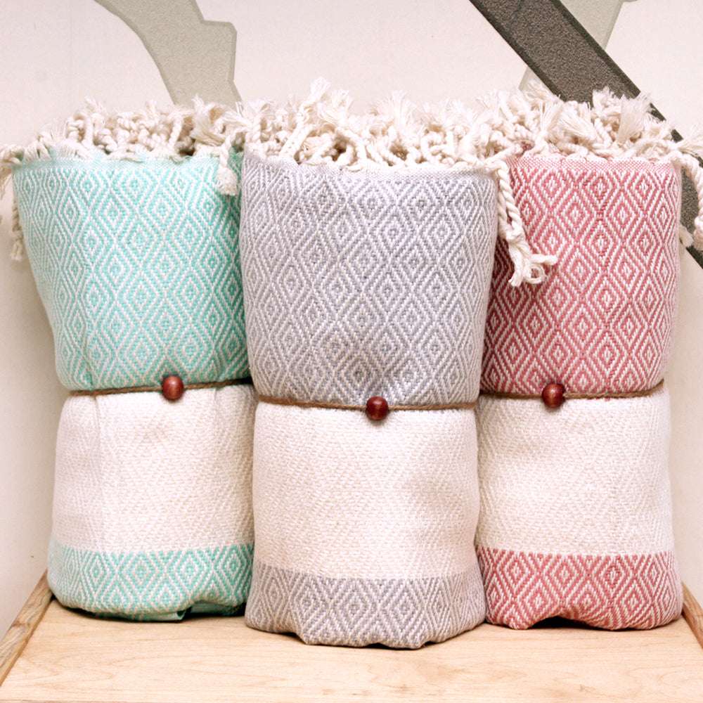 Serviette turque artisanale motif diamant.