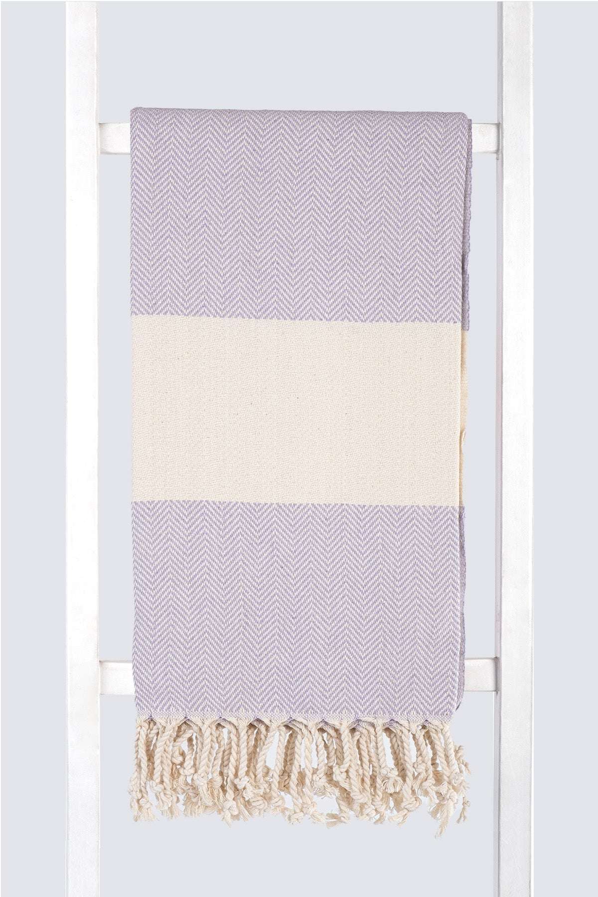 Serviette turque de hammam artisanale, Peshtemal 100% coton motif chevrons couleur violet.