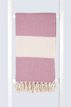 Serviette turque de hammam artisanale, Peshtemal 100% coton motif chevrons fuchsia.