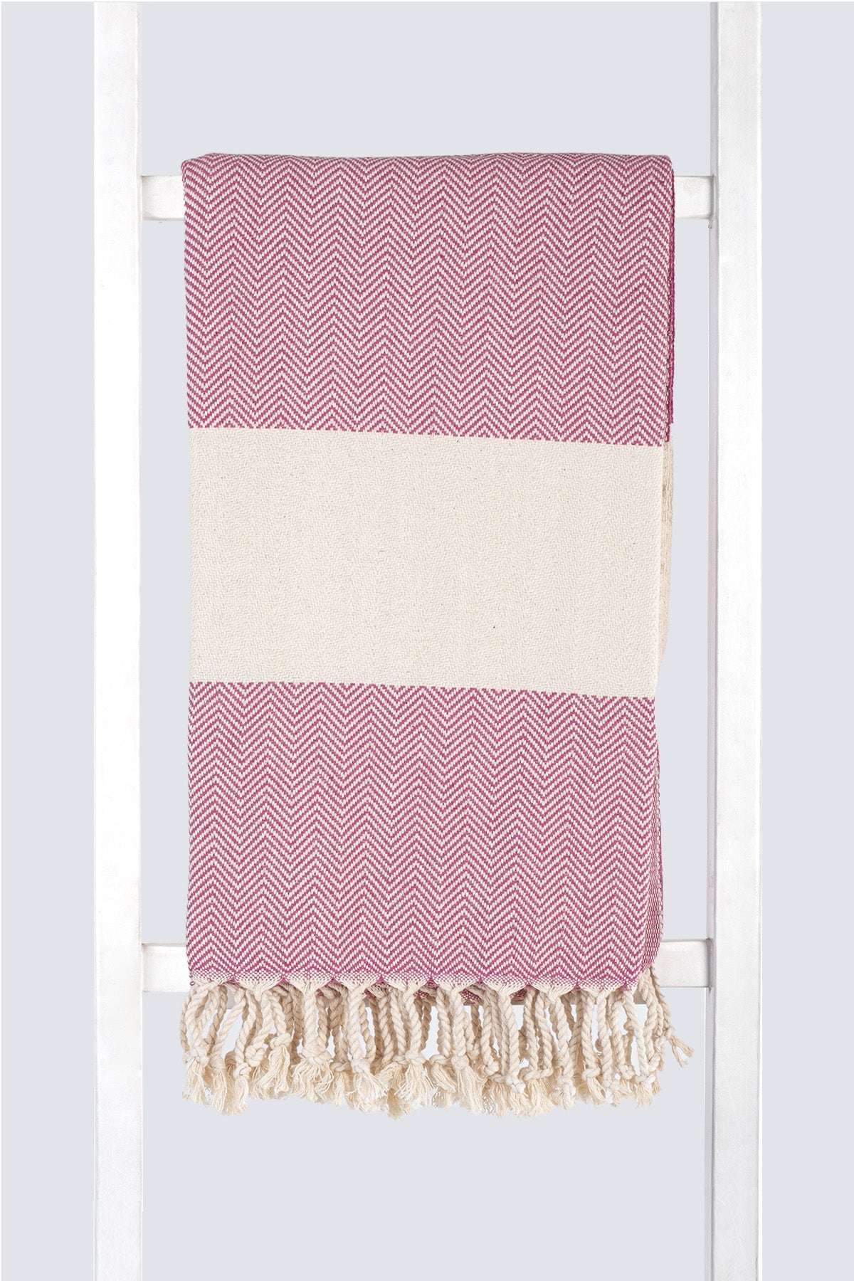 Serviette turque de hammam artisanale, Peshtemal 100% coton motif chevrons fuchsia.