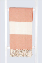 Serviette turque de hammam artisanale, Peshtemal 100% coton motif chevrons orange.