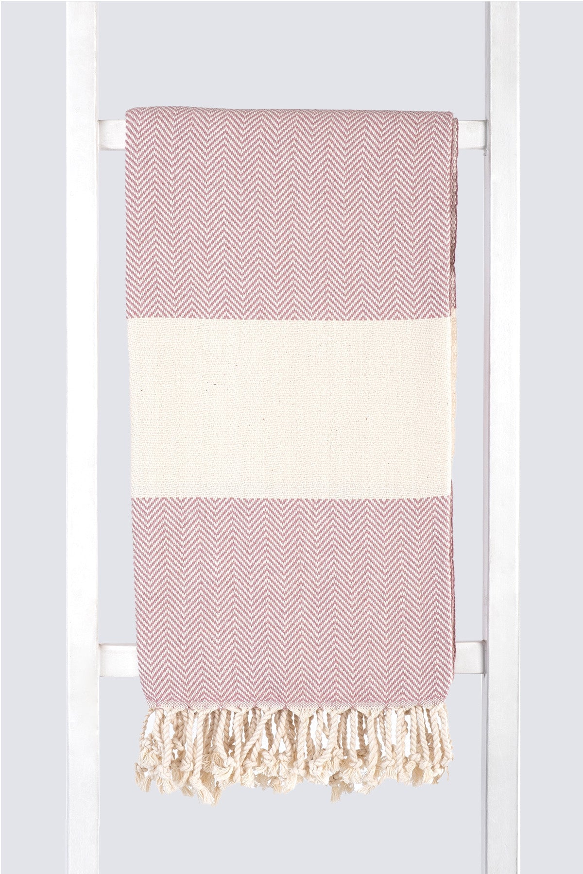 Serviette turque de hammam artisanale, Peshtemal 100% coton motif chevrons couleur saumon.