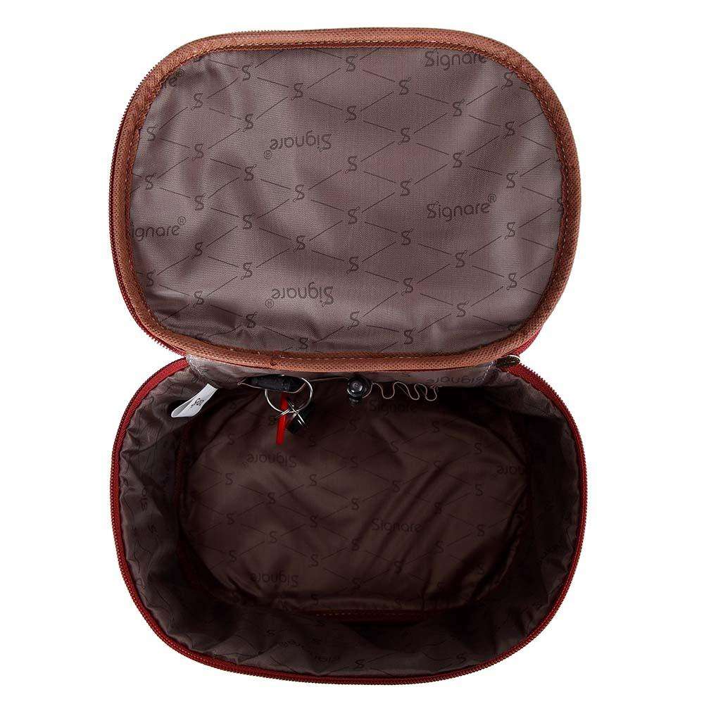 Trousse de toilette et de maquillage de grande contenance en tapisserie avec motifs de chats, vue intérieure.