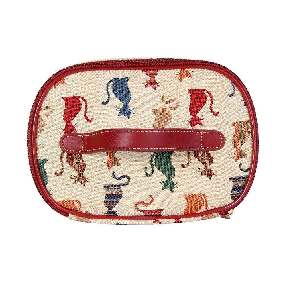 Trousse de toilette ou maquillage en tapisserie avec anse vue du dessus.