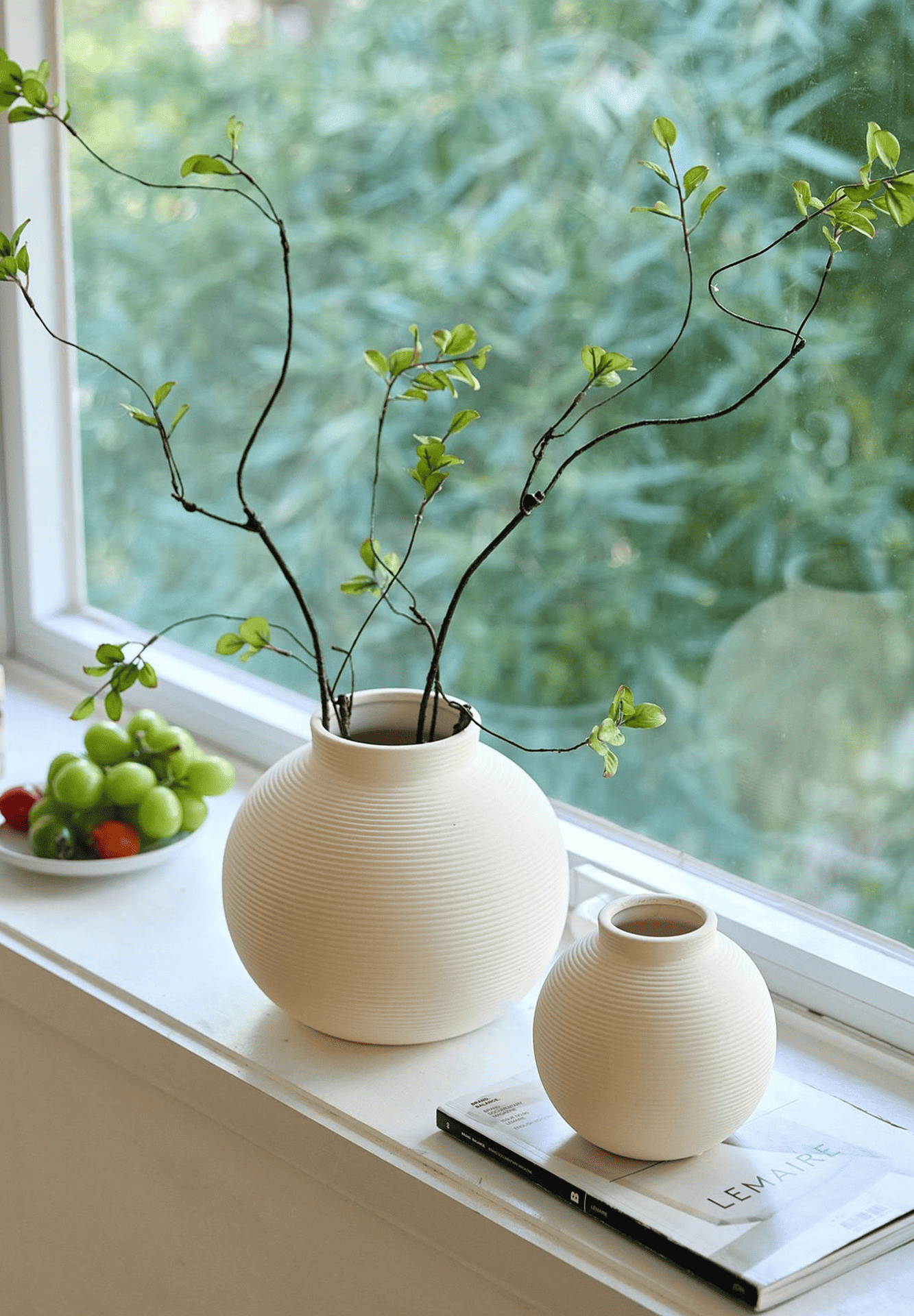 Vase artisanal en céramique striée minimaliste petit ou grand.
